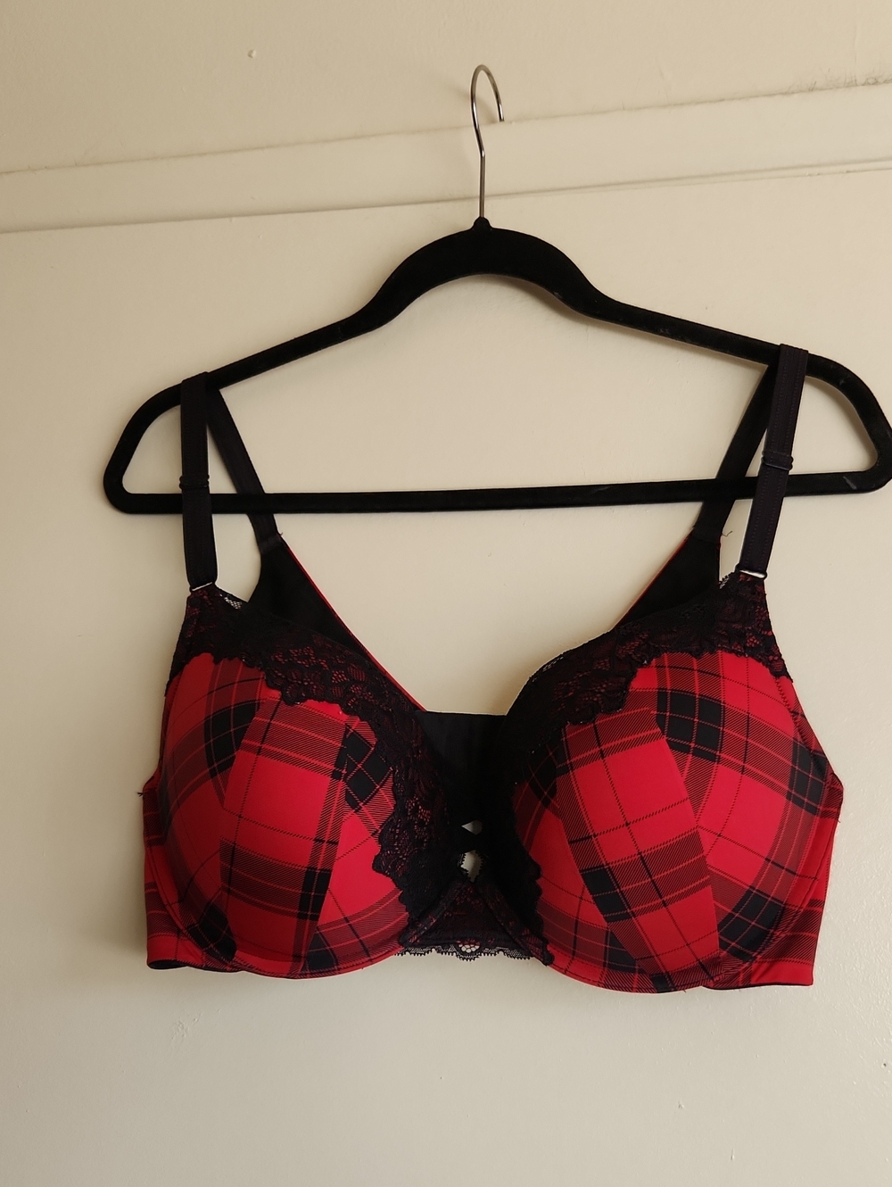 Lot Of 4 Torrid Bras 40DD EXCELLENT CONDITION - Picture 3 of 6